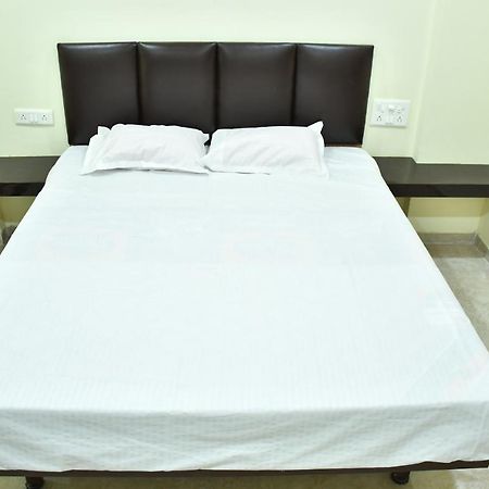 Hotel Kalika Residency Akalkot Exterior photo