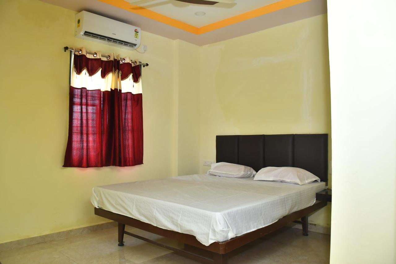 Hotel Kalika Residency Akalkot Exterior photo