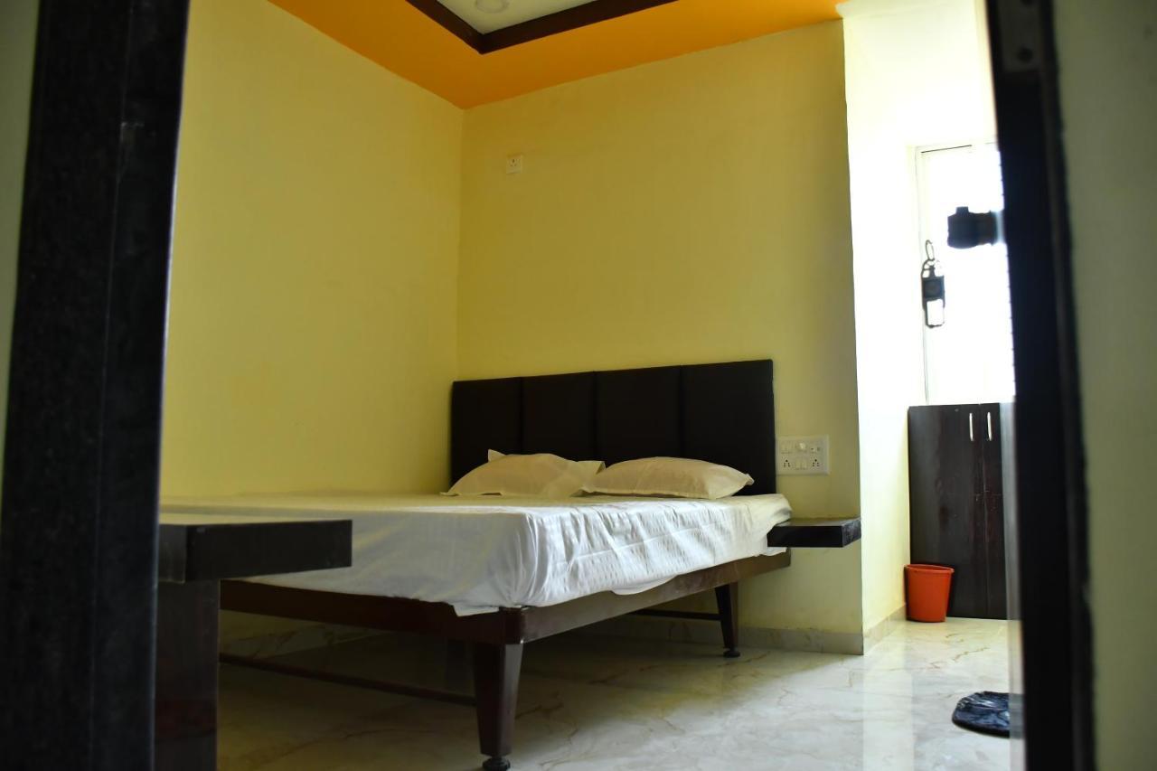 Hotel Kalika Residency Akalkot Exterior photo