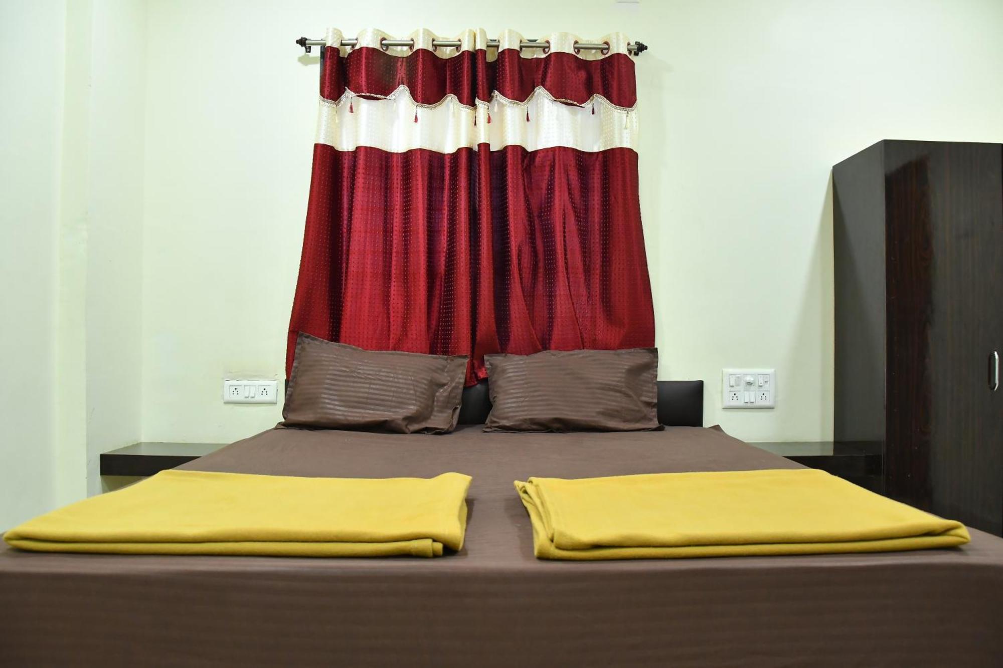 Hotel Kalika Residency Akalkot Exterior photo